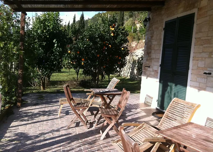 Agriturismo La Rocca Di Perti